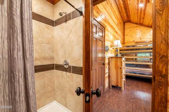 927 Street Of Dreams Way, Gatlinburg, TN 37738