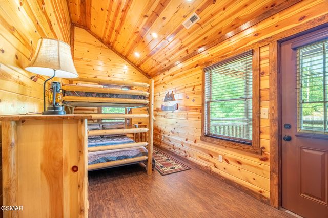 927 Street Of Dreams Way, Gatlinburg, TN 37738