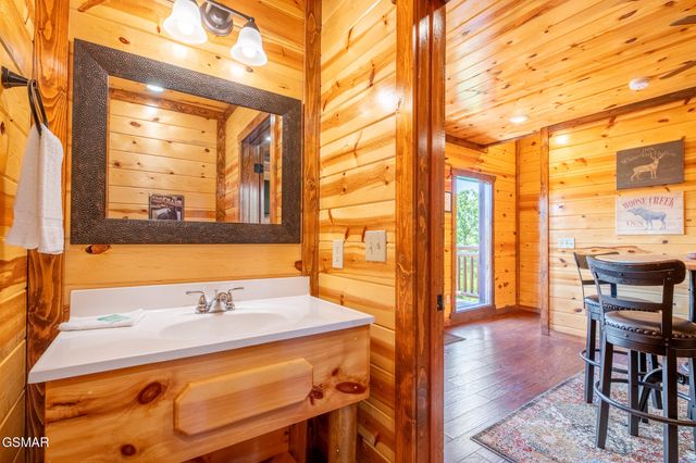 927 Street Of Dreams Way, Gatlinburg, TN 37738