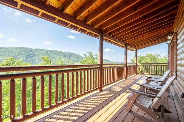 927 Street Of Dreams Way, Gatlinburg, TN 37738