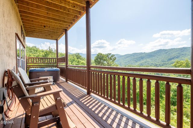 927 Street Of Dreams Way, Gatlinburg, TN 37738