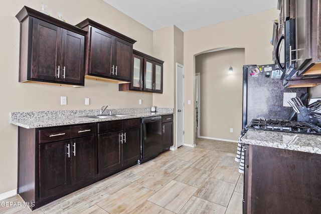 420 Gran Villa, Socorro, TX 79927