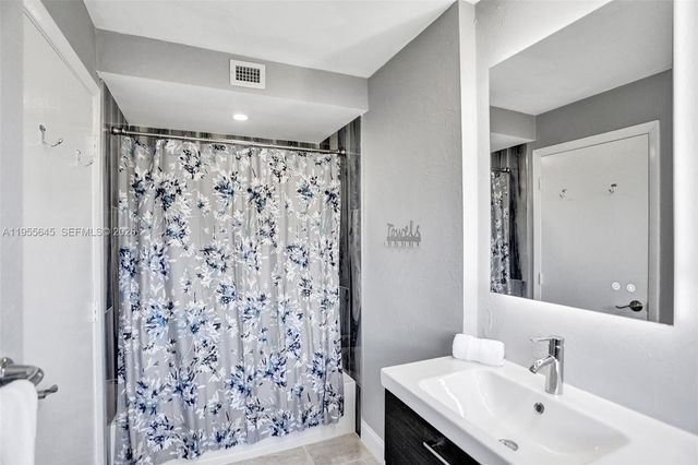 2797 NE 21st Terrace, Lighthouse Point, FL 33064
