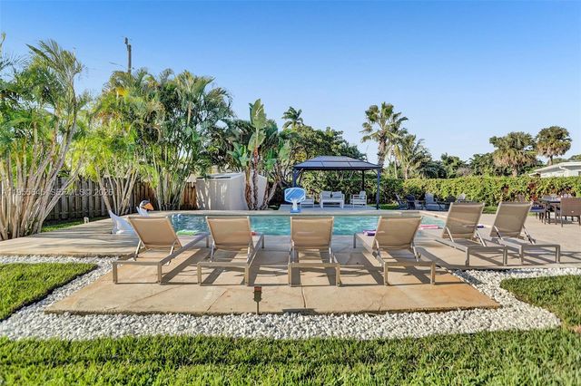 2797 NE 21st Terrace, Lighthouse Point, FL 33064