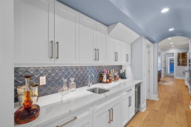 3301 W LAWN AVENUE, Tampa, FL 33611