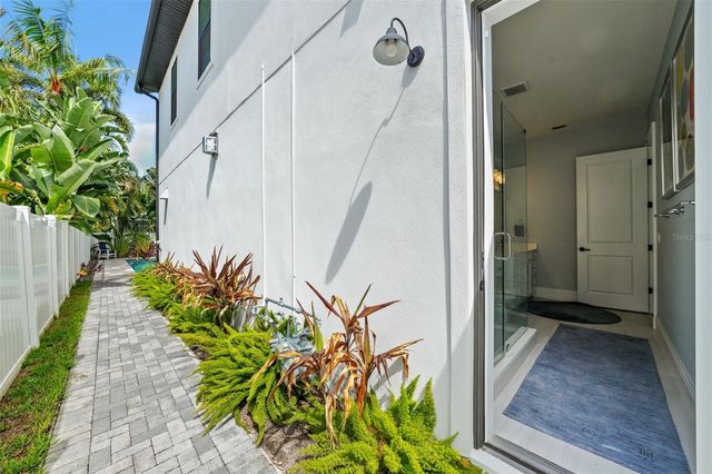 3301 W LAWN AVENUE, Tampa, FL 33611