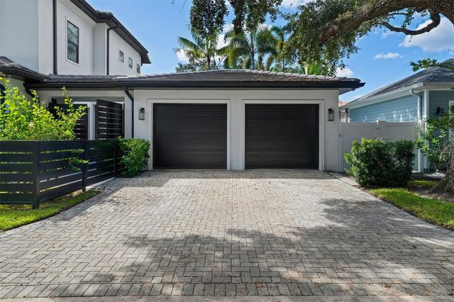 3301 W LAWN AVENUE, Tampa, FL 33611