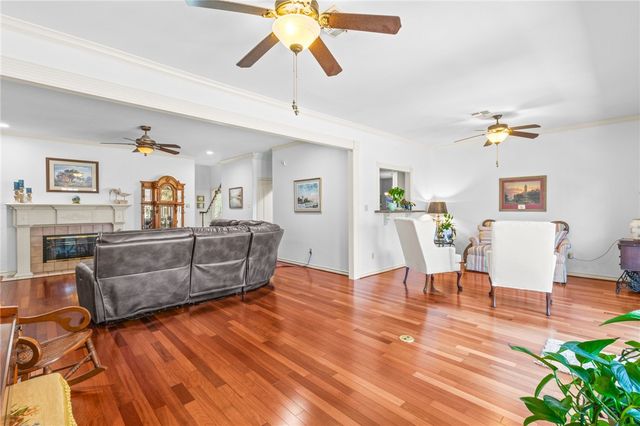 4502 Lake Charles Dr, Corpus Christi, TX 78413