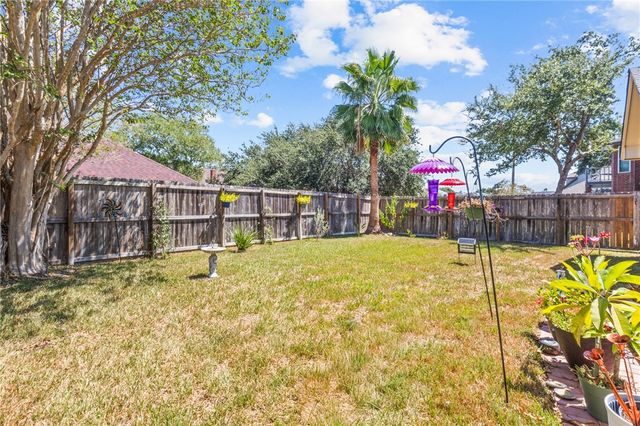 4502 Lake Charles Dr, Corpus Christi, TX 78413