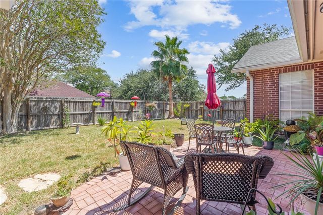 4502 Lake Charles Dr, Corpus Christi, TX 78413