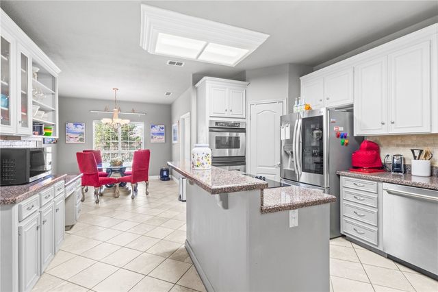 4502 Lake Charles Dr, Corpus Christi, TX 78413