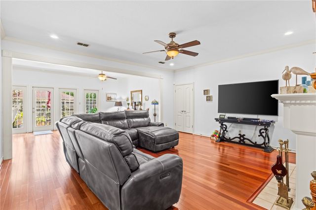 4502 Lake Charles Dr, Corpus Christi, TX 78413