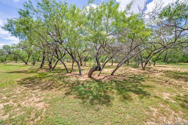 31 Indian Sunset, Lytle, TX 78052
