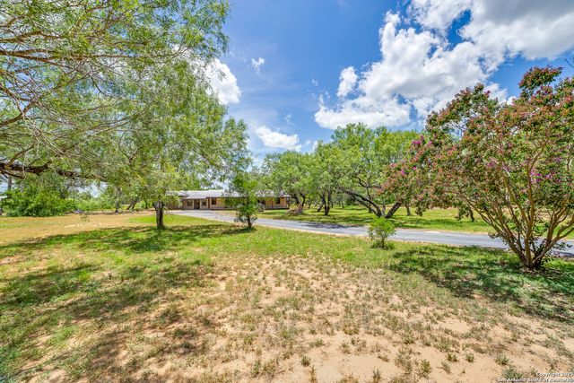 31 Indian Sunset, Lytle, TX 78052