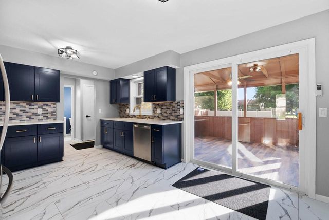1530 Meadowlark Drive, Janesville, WI 53546
