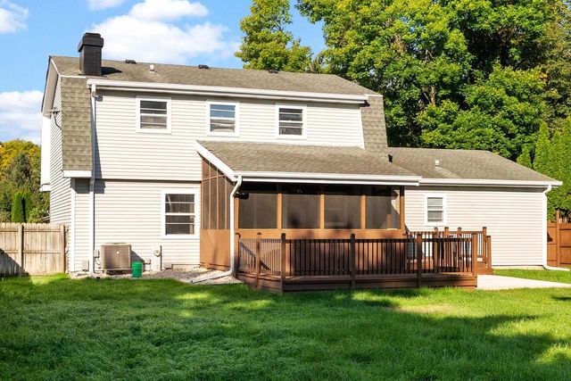 1530 Meadowlark Drive, Janesville, WI 53546