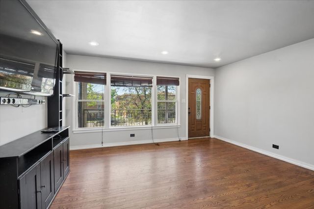 4847 N Harlem Avenue 2, Chicago, IL 60656