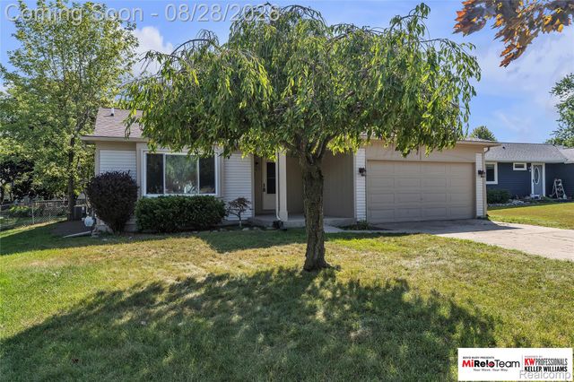 352 Winchester Street, South Lyon, MI 48178