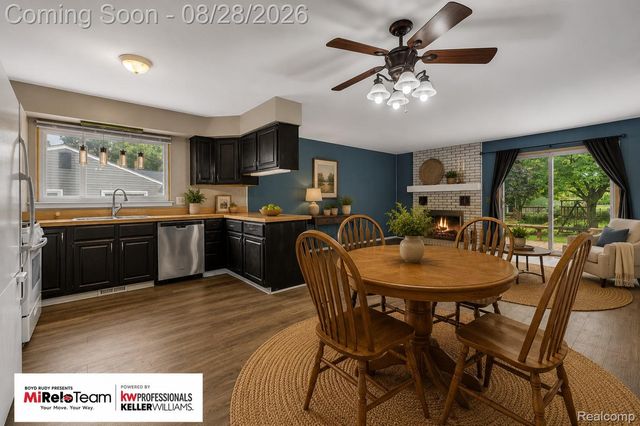 352 Winchester Street, South Lyon, MI 48178