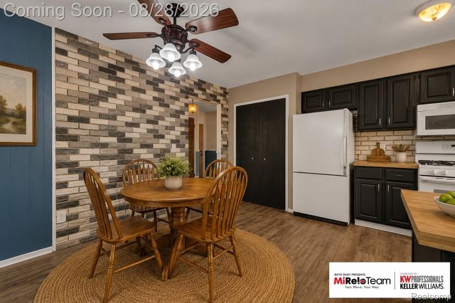 352 Winchester Street, South Lyon, MI 48178