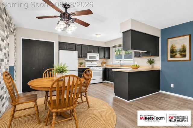 352 Winchester Street, South Lyon, MI 48178