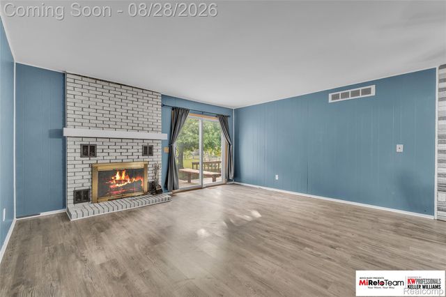 352 Winchester Street, South Lyon, MI 48178