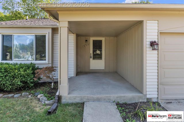 352 Winchester Street, South Lyon, MI 48178