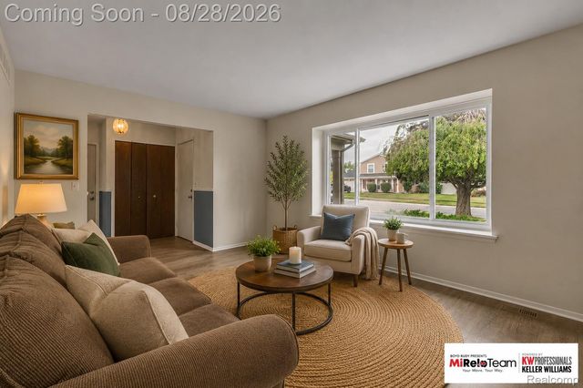 352 Winchester Street, South Lyon, MI 48178