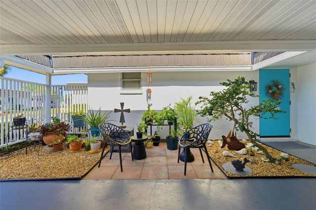 3985 OVERLOOK BEND 16, Sarasota, FL 34232