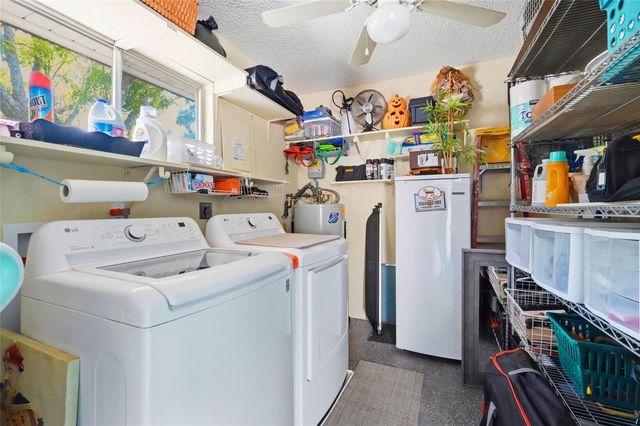 3985 OVERLOOK BEND 16, Sarasota, FL 34232