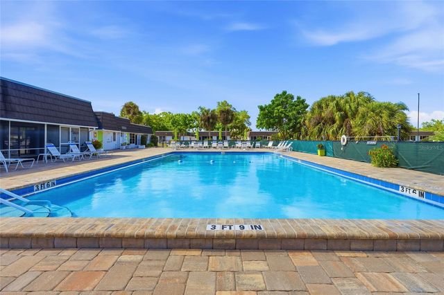 3985 OVERLOOK BEND 16, Sarasota, FL 34232