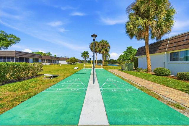 3985 OVERLOOK BEND 16, Sarasota, FL 34232