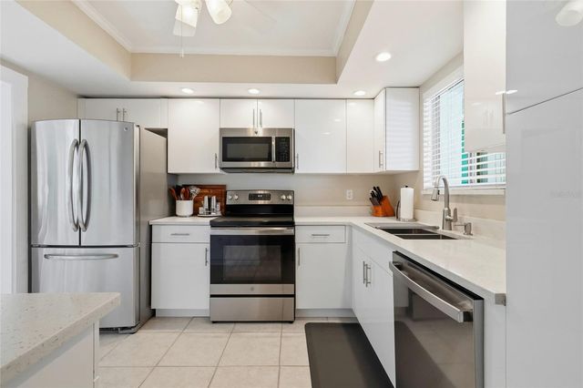 3985 OVERLOOK BEND 16, Sarasota, FL 34232