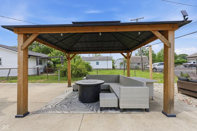 904 Hemlock Street, Shelbyville, IN 46176