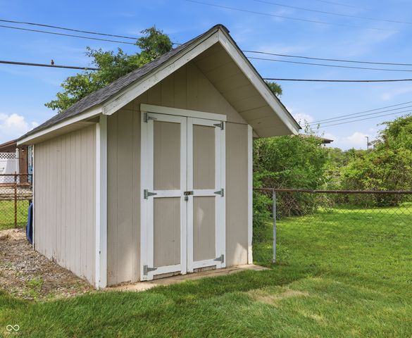 904 Hemlock Street, Shelbyville, IN 46176