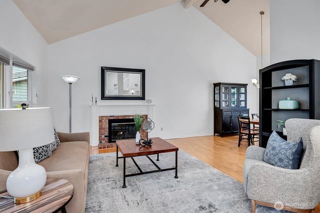 19213 SE 46th Place, Issaquah, WA 98027