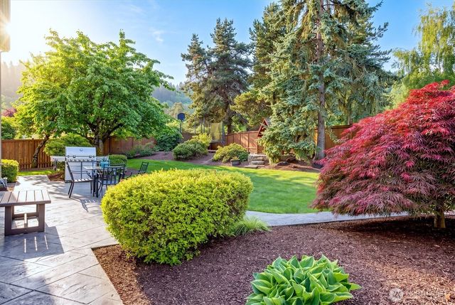 19213 SE 46th Place, Issaquah, WA 98027