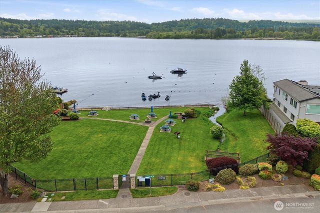 19213 SE 46th Place, Issaquah, WA 98027