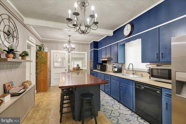 410 WINDSOR ST, Wyomissing, PA 19610