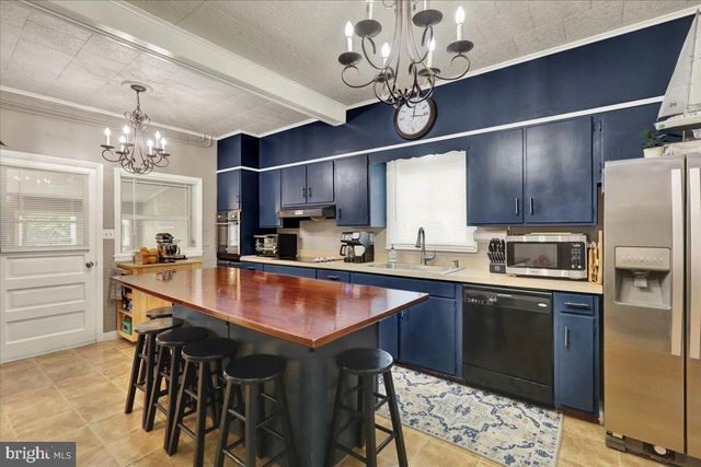 410 WINDSOR ST, Wyomissing, PA 19610