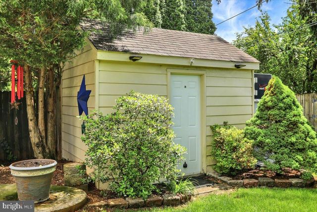 410 WINDSOR ST, Wyomissing, PA 19610