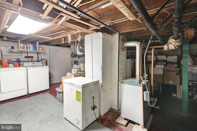 410 WINDSOR ST, Wyomissing, PA 19610