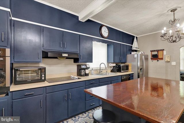 410 WINDSOR ST, Wyomissing, PA 19610