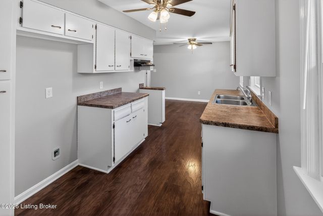 6610 Sunny Vale Way, Louisville, KY 40272