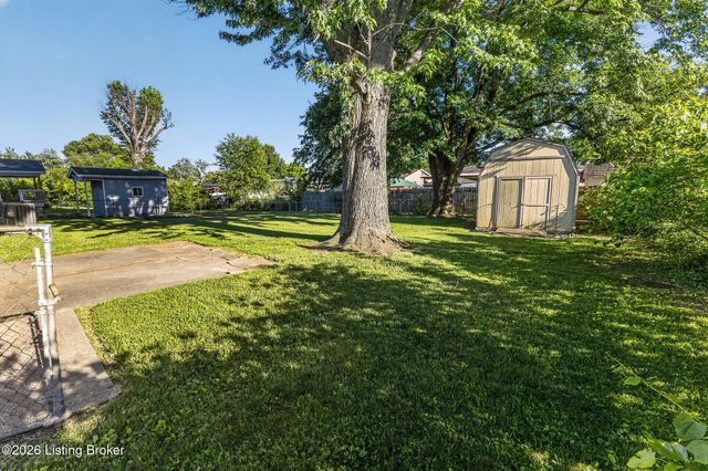 6610 Sunny Vale Way, Louisville, KY 40272