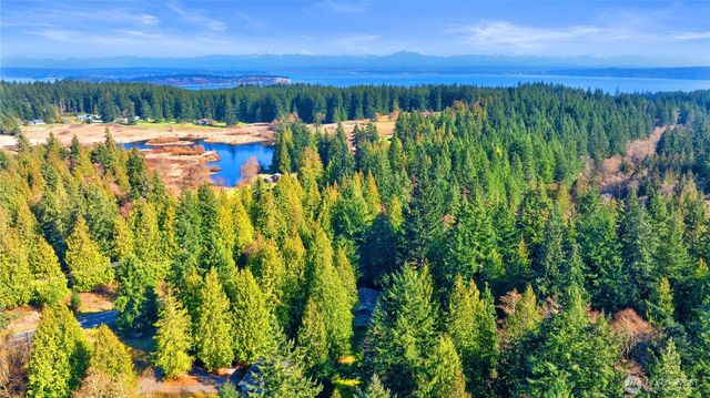 4234 Winns Hollow Lane, Clinton, WA 98236