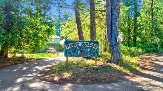 4234 Winns Hollow Lane, Clinton, WA 98236