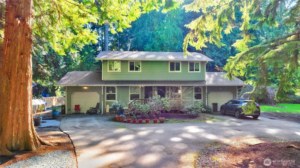 4234 Winns Hollow Lane, Clinton, WA 98236