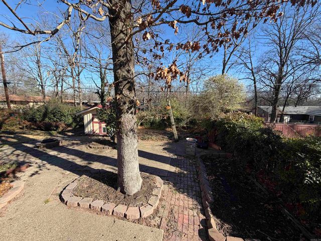 8812 Holiday Drive, Sherwood, AR 72120