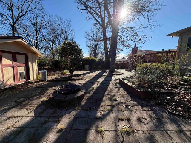 8812 Holiday Drive, Sherwood, AR 72120